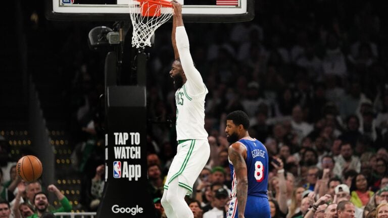 Celtics crowd trolls 76ers fans with 'We want Boston' chant
