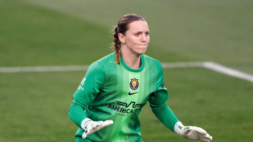 Late miscues send Utah Royals to 2-2 draw in first-place showdown with Portland Thorns