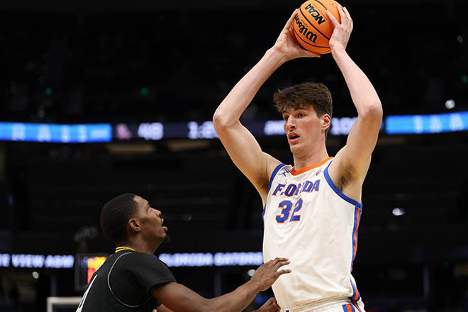 Tallest college basketball player in history joins UC Irvine