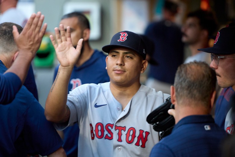Ranger Suarez takes no-hitter into 7th, Red Sox beat Mariners