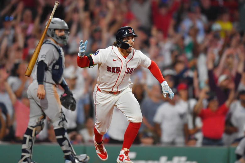 Red Sox recover to sweep Yankees