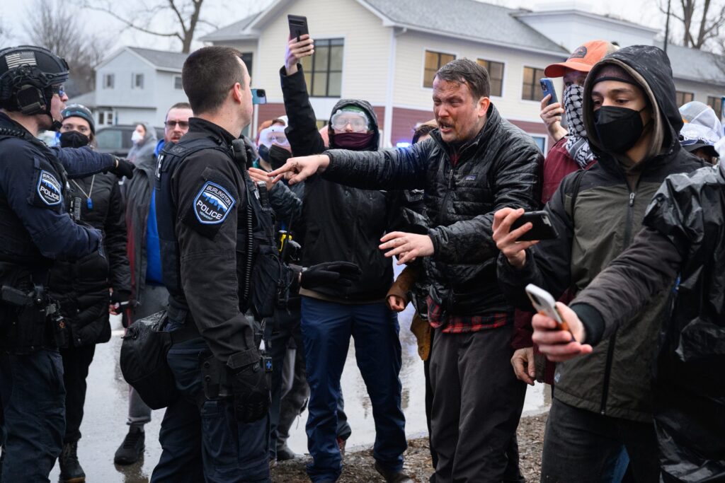 Burlington Clears Police Officers for Conduct at March ICE Raid 