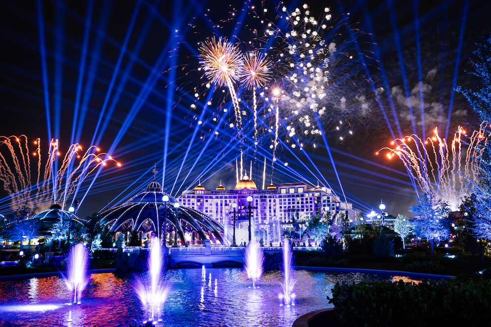 Evening light show Universal Celestial Goodnight debuts in Orlando