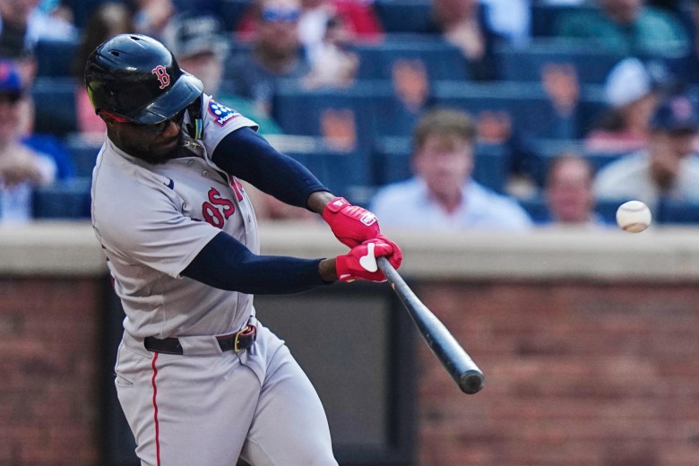 Red Sox make it 8 in a row