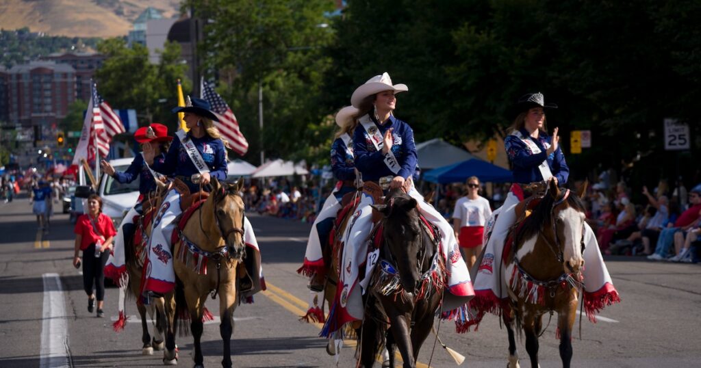 Utah's Days of '47 parade marchs through Salt Lake City