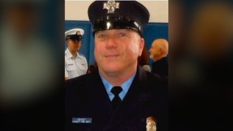 Active-duty Mass. firefighter dies after 30 years of service