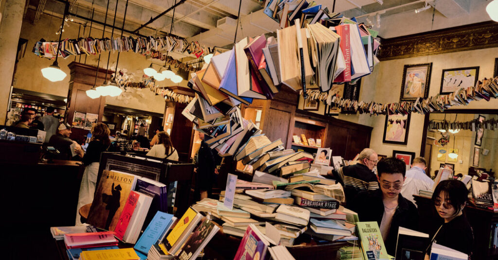 Midtown Manhattan Bookstore Crawl: Where to Shop and Recharge