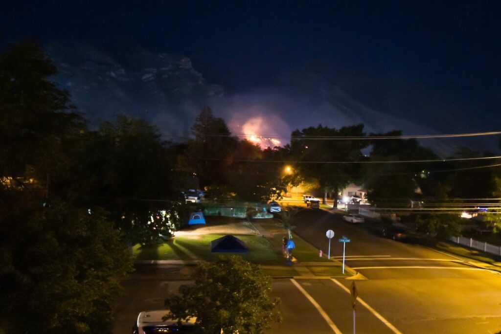 Provo brush fire erupts in foothills above Slate Canyon