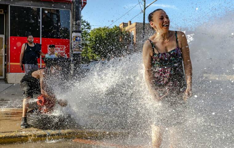 U.S. heat wave spreads east, putting millions more at risk
