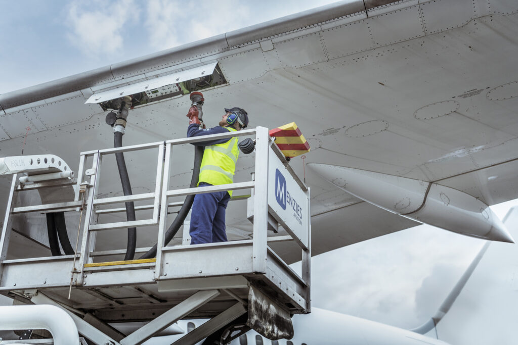 Orlando International Airport fuelers unionize seeking better pay, benefits