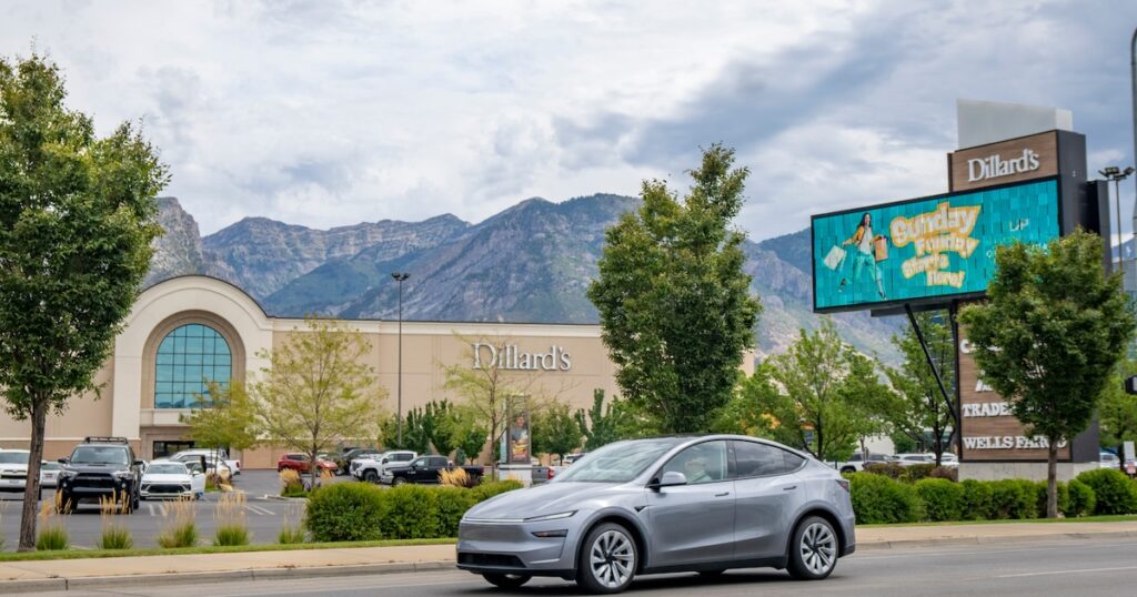 Orem's University Place Mall is open on Sundays, upending a long tradition