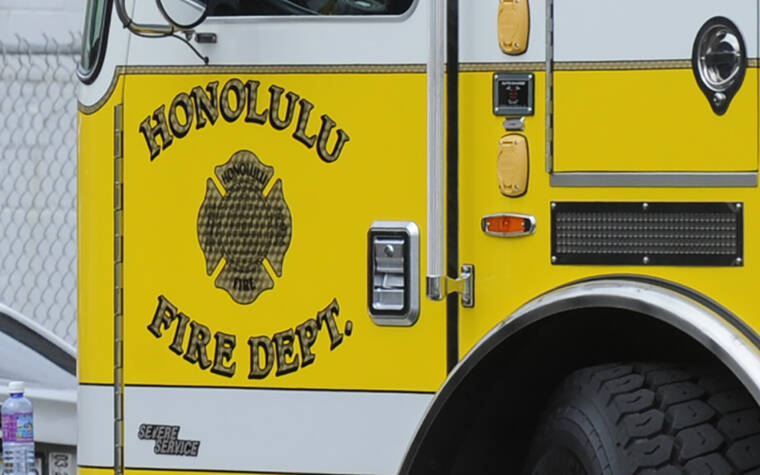 Honolulu firefighters extinguish Kailua house fire