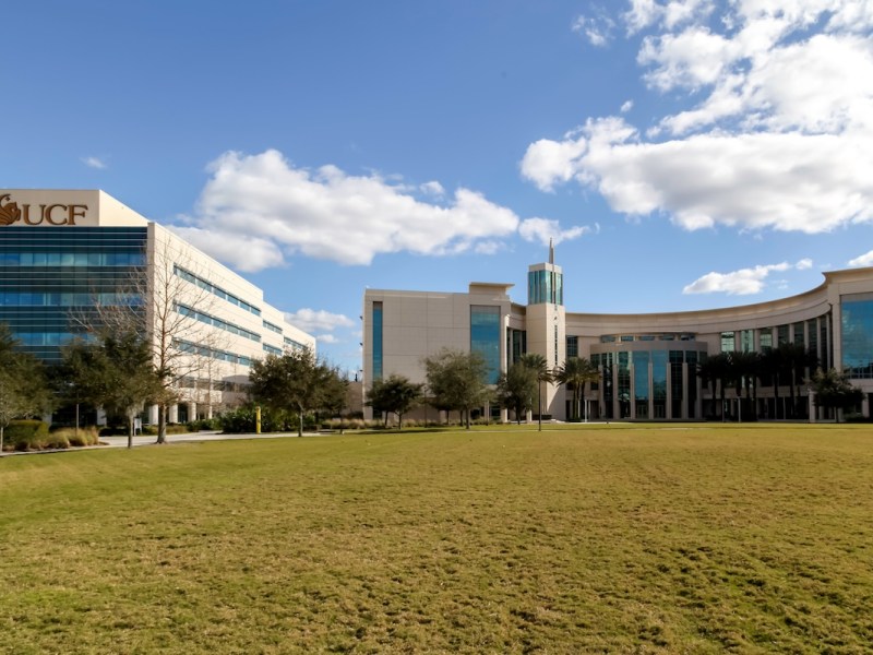 Florida blocks undocumented students from state universities