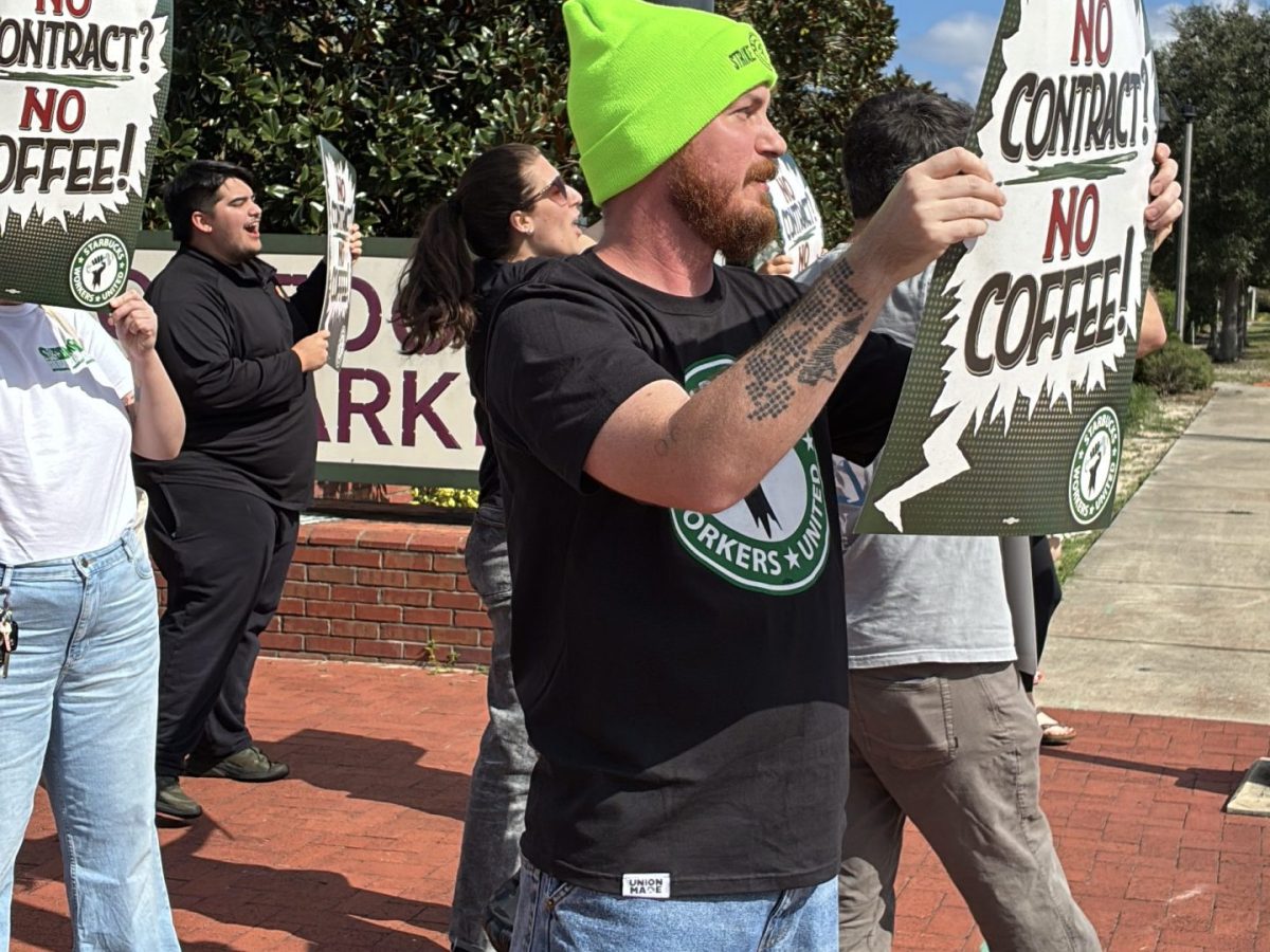 Orlando Starbucks workers call for boycott over union contract fight