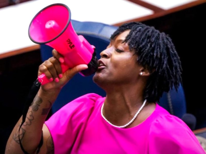 Orlando musicians, comedians throw benefit show for Angie Nixon