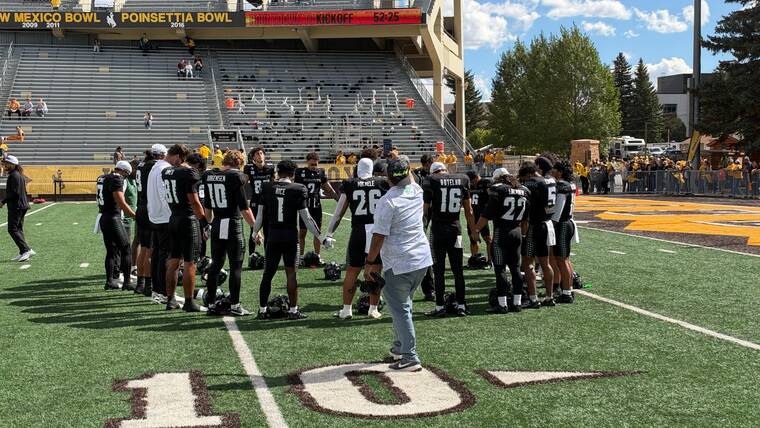 STAR-ADVERTISER
                                The Hawaii football team went through warm ups today at Jonah Field at War Memorial Stadium.