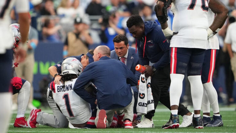 A.J. Brown Patriots injury