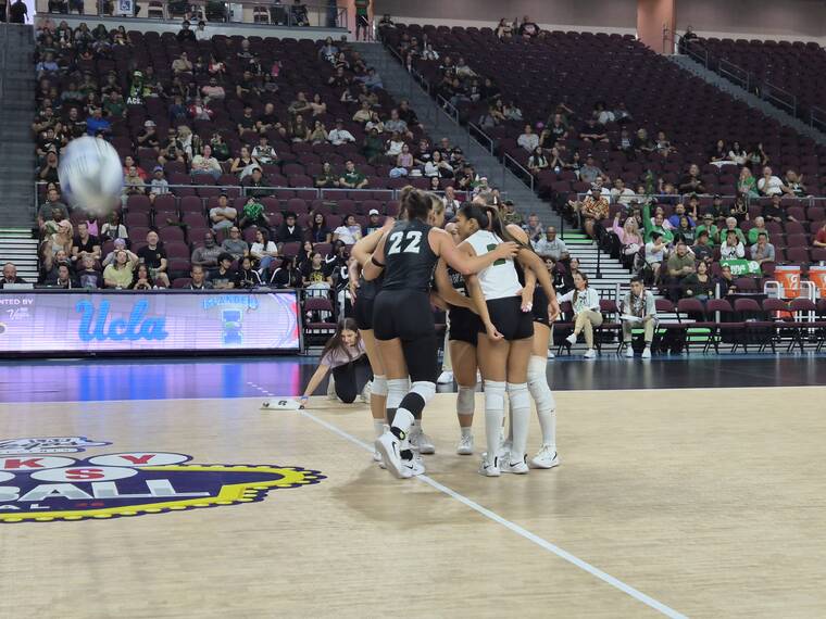 Hawaii volleyball starts road trip with 6th straight win